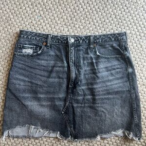 Abercrombie & Fitch Zoe natural rise a line Distressed Denim Skirt  size 32 14